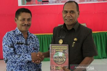 Alor luncurkan buku sejarah peringati Hari Pahlawan