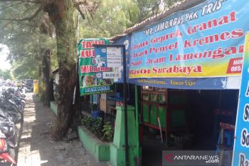 PKL di Stadion Manahan enggan ambil tawaran relokasi