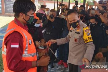 Polisi-insan pers di Sultra latihan menembak bersama