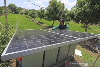 Petani manfaatkan panel surya