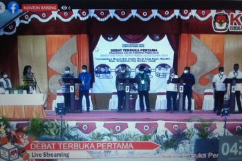 Calon Bupati Sumba Barat janji lakukan vaksin  COVID-19 masal