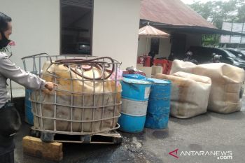 Polisi uji sampel ke Pertamina usut kasus premium diduga illegal