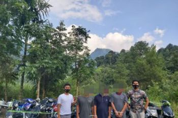 Polres Solok Arosuka tangkap tiga pelaku Curanmor, 19 motor sebagai barang bukti