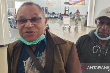 Puluhan anggota MRP tidak bisa keluar dari Bandara Wamena