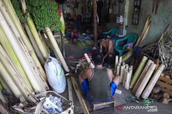 Perajin dekorasi hajatan kembali bergeliat