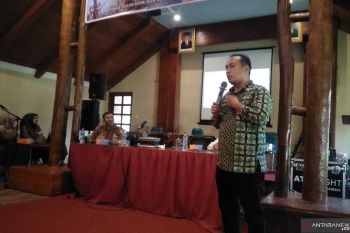 Kemenparekraf RI kenalkan program pemberdayaan ekonomi kreatif kepada pemuda  Pariaman