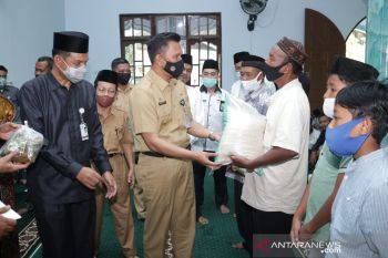 Masih pandemi, BAZNAS Siak salurkan zakat Rp167,7 juta di Dayun