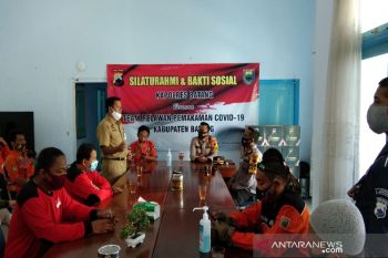 Polres Batang beri sembako sukarelawan COVID-19