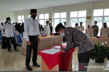 1.902 orang Pengawas TPS Agam dilantik awasi Pilkada
