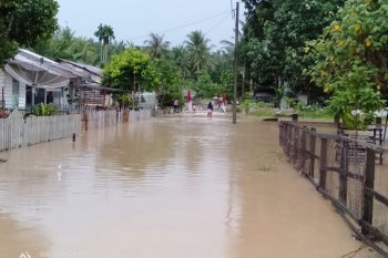 Ratusan rumah terendam banjir