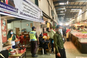 Masyarakat dihimbau berbelanja pada pedagang yang terapkan protokol kesehatan