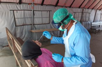 Kisah pasien dan paramedis yang dijauhi teman karena COVID-19