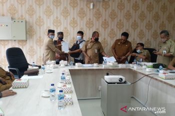 Warga Posek tetap menolak saat audiensi di PTSP