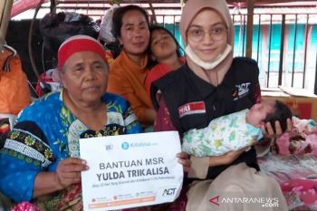 ACT Sumsel santuni bayi  piatu korban kebakaran