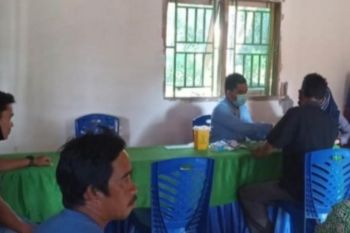 Penyelenggara pilkada Mamuju menjalani rapid test