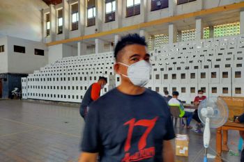 KPU Manado  terima dan sortir logistik Pilkada
