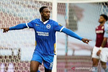 Brighton  &amp; Hove Albion kemenangan perdana di Villa Park