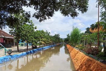 BRI Bersih-bersih Sungai Sukarame Bandarlampung