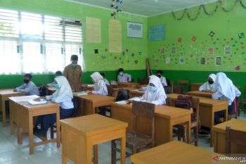 Pemkot Pariaman pastikan belajar tatap muka di sekolah penerapan protokol kesehatan
