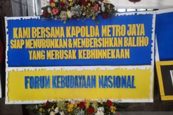 Polda Metro kebanjiran karangan bunga dukung pencopotan baliho Rizieq
