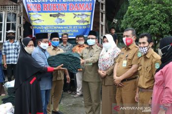 Nelayan Siak dapat bantuan 18 sampan mesin