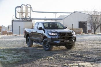 Label tak terpasang, Toyota tarik kembali kendaraan Hilux 2020