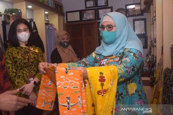 Dukung UMKM, Waka KPK belanja di Canting Buana Padang Panjang