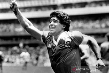 Selamat jalan Maradona, si pemilik "Tangan Tuhan"!