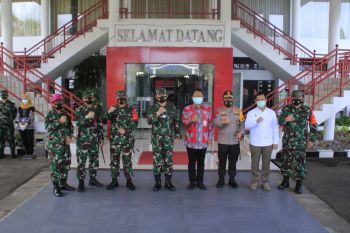 Wakasau kunjungi ke Lanud Sam Ratulangi