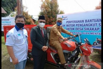 Bank Nagari salurkan bantuan pada dua kecamatan di Mentawai
