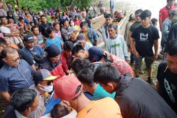 Dua orang tewas akibat mobil tim kampanye paslon petahana Mamuju kecelakaan