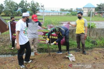 Hari Menanam cegah longsor daerah aliran sungai
