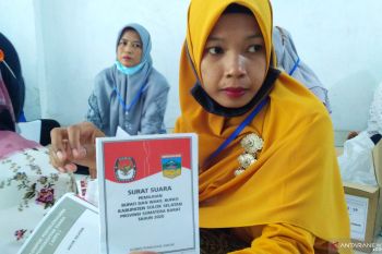 KPU Solok Selatan berdayakan PPK dan PPS lipat surat suara