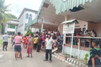 BPBD Lembata evakuasi warga terdampak erupsi gunung  Lewotolok