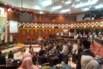 Ketua DPRD Riau pastikan tak ada anggota dewan pelesiran ke LN