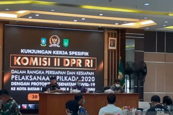 Ratusan petugas pilkada reaktif COVID-19, Kemendagri minta Pemprov  Kepri tangani