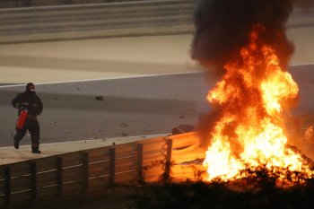 Tanggapan petugas medis F1 soal kesempatan sempit yang menyelamatkan Grosjean di Grand Prix Bahrain