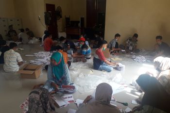 KPU Pasaman Barat temukan 2.000 surat suara calon bupati-wakil bupati rusak