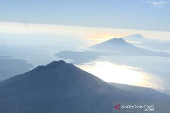 Pemkab Lembata koordinasikan bantuan pengungsi erupsi gunung Ili Lewotolok