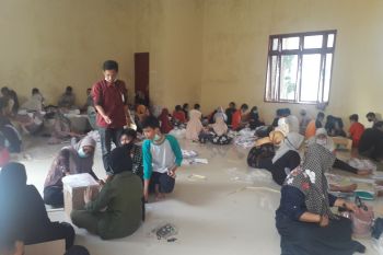 Pelipatan surat suara Pemilu di Pasaman Barat ditargetkan selesai hari ini