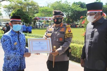 Kapolresta Palangka Raya terima penghargaan penanganan COVID-19