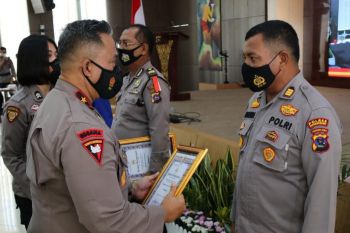 Polres Pasaman Barat terima penghargaan dari Polda Sumbar terkait pembinaan personil