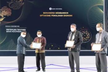 Bank Nagari raih dua penghargaan terbaik I dari BI Sumbar