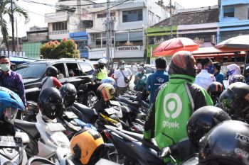 Wali Kota Bandarlampung minta KPPS tidak berkerumun saat mengikuti tes cepat