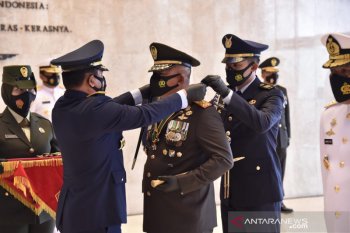 Panglima TNI sematkan Bintang Dharma untuk 10 Perwira Tinggi