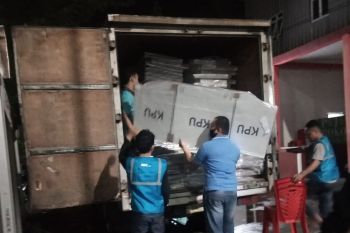 KPU telah distribusikan logistik Pilkada di kepulauan Makassar