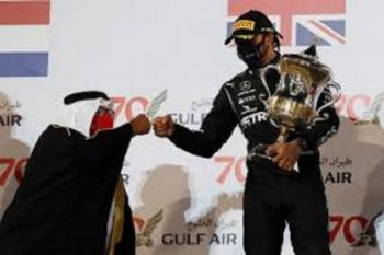 Negosiasi kontrak Hamilton dengan Mercedes tertunda gara-gara diagnosa COVID-19