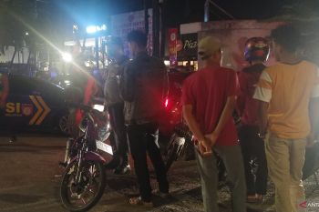 Polisi bubarkan balap liar di jalan Khatib Sulaiman Padang (Video)