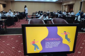 Anggota KPPS Tanjungpinang yang reaktif  jalani tes usap
