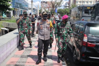 Forkopimda Sulawesi Utara-Bawaslu pantau penertiban APK